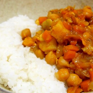 たっぷり根菜とヒヨコマメのカレー